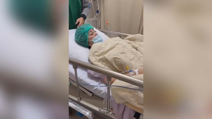 Jalani Operasi, Raffi Ahmad Mohon Doa Untuk Ibunya