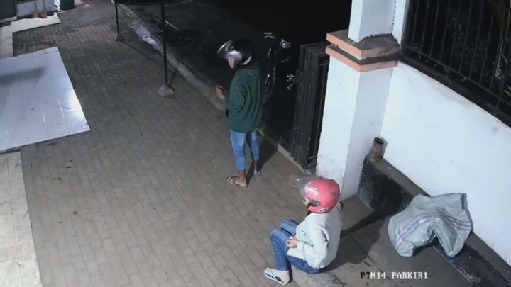 Polisi Tangkap Pasutri Pelaku Pembobolan Kantor Ekspedisi di Probolinggo
