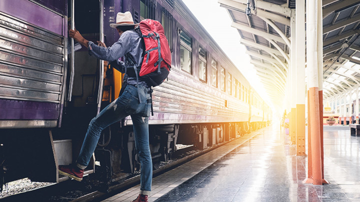 8 Jurus Berburu Tiket Kereta Api untuk Mudik 2023