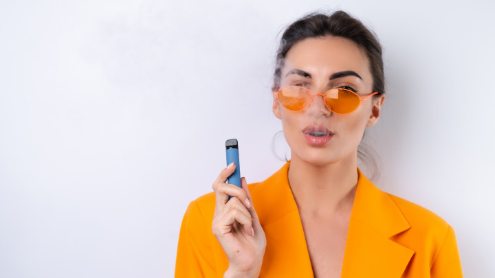 Berbahaya Seperti Rokok, Ketahui 5 Dampak Buruk Kecanduan Vape