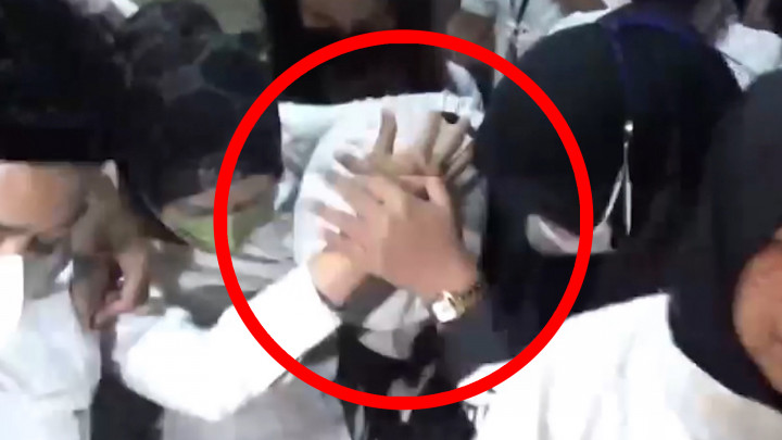 Detik-detik AG Pacar Mario Dandy Digiring ke Tahanan