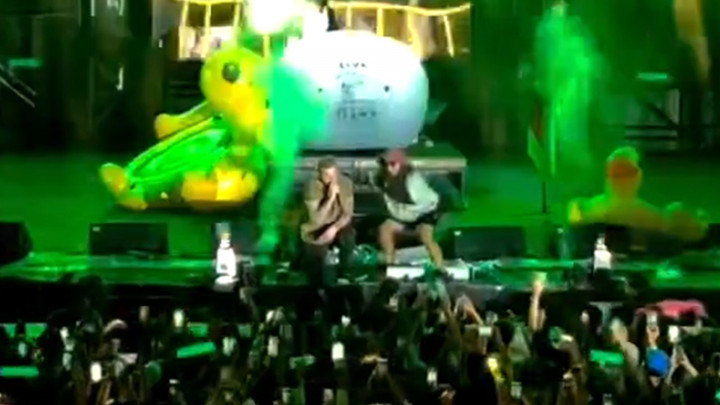 Momen Secondhand Serenade Nyanyi Lagu Fall For You Versi Koplo