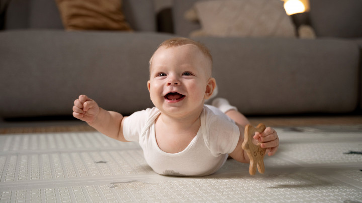 Manfaat Berlatih Tummy Time pada Bayi, Orangtua Wajib Tahu