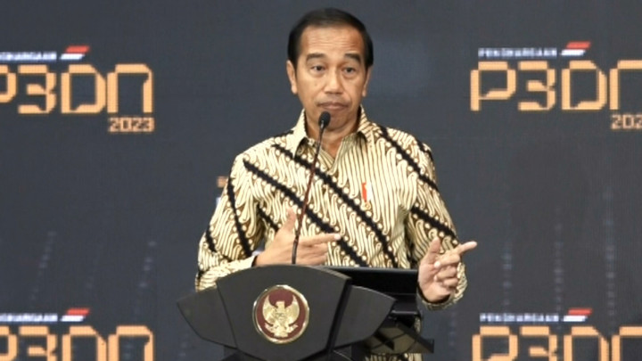 Jokowi Sentil Kemenhan dan Polri Soal Sepatu Senjata Impor