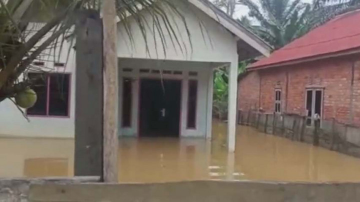 Akibat Luapan Sungai, Banjir Merendam 80 Rumah di Kabupaten Tebo