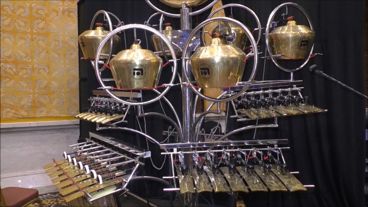 Keren! Mahasiswa UDINUS Ciptakan Gamelan Robot