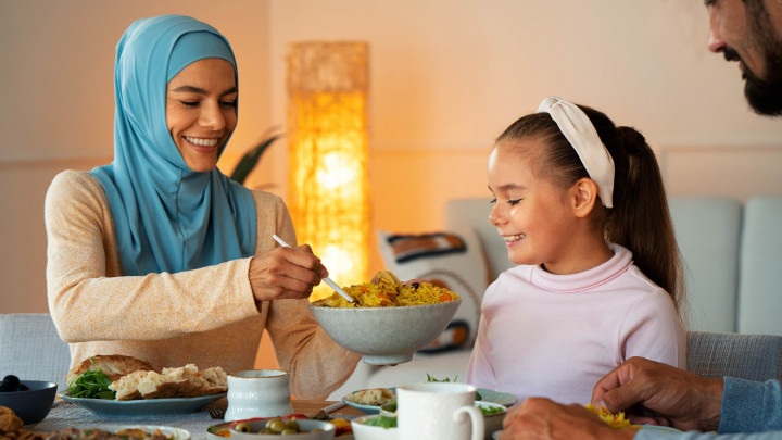 Biar Puasa Kuat Seharian, Penuhi Asupan Ini saat Sahur