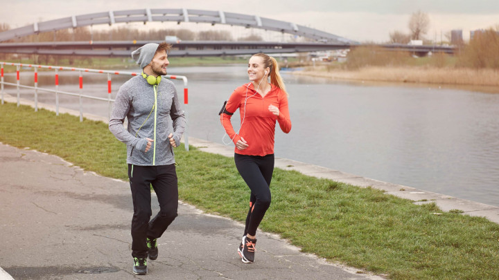 Brisk Walking, Olahraga Kardio Sederhana yang Punya Banyak Manfaat