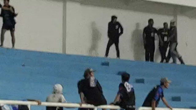 Laga PSIS Semarang Vs PSS Sleman di Stadion Jatidiri Berakhir Rusuh