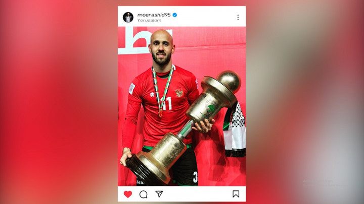 Pakai Jersey Timnas RI, Pemain Palestina Persembahkan Trofi Juara untuk Indonesia