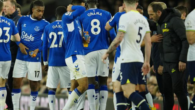 Wasit Hentikan Laga Everton Vs Tottenham Sejenak Agar Pemain Muslim Bisa Berbuka Puasa
