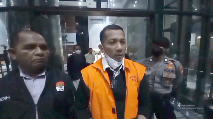 Mengaku Khilaf Korupsi, Bupati Kepulauan Meranti Minta Maaf