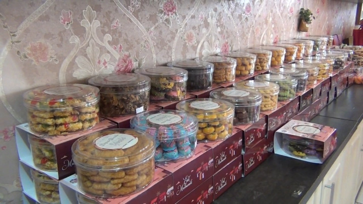 Jelang Lebaran, Penjual Kue Kering di Cimahi Banjir Orderan