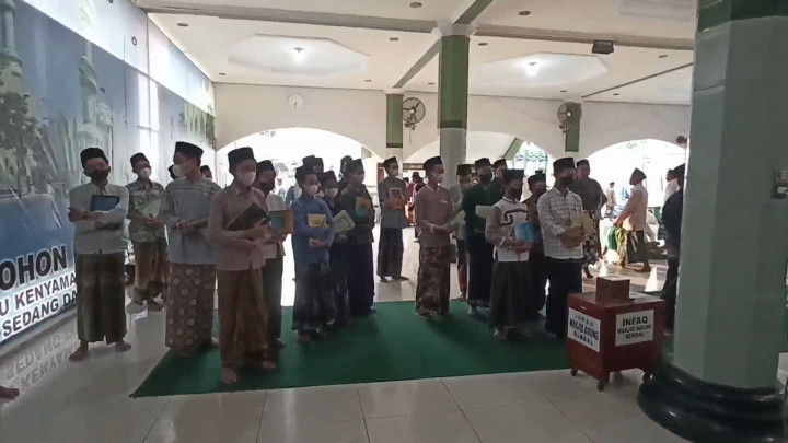 Indahnya Tradisi Ngaji Posonan di Masjid Agung Kendal