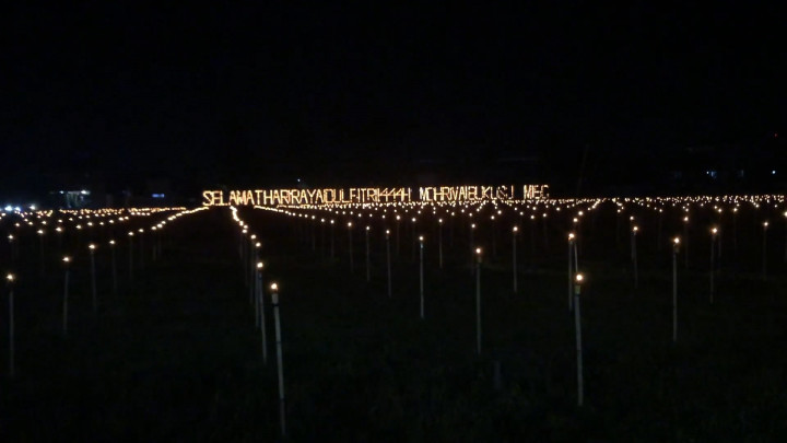 Tradisi Tumbilotohe, Ribuan Lampu Botol Menerangi Gorontalo Sambut Lebaran