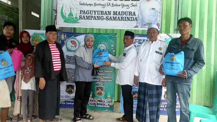 Jelang Idulfitri, PMSS Salurkan Paket Sembako pada Warga Kurang Mampu