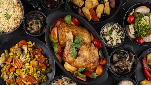 Lebaran di Rumah? Ini 6 Tips Sajikan Makanan Sehat dan Lezat