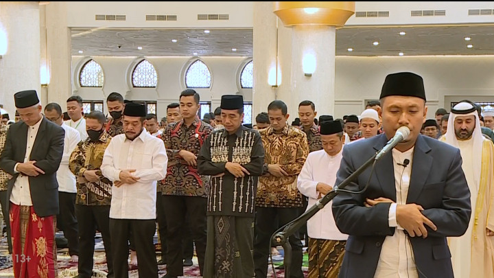 Momen Presiden Jokowi dan Keluarga Salat Id di Surakarta