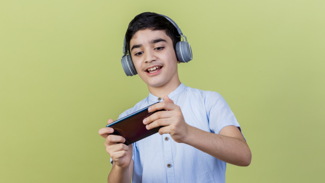 Gak Cuman Menyenangkan, Main Game Juga Punya Berbagai Manfaat Baik lho