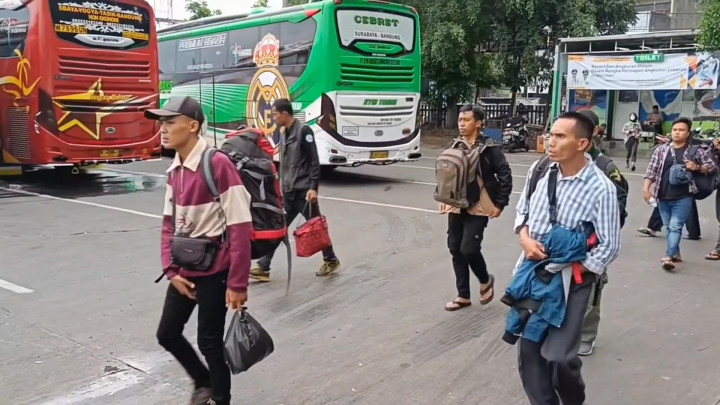 H+6 Jelang Lebaran, Arus Balik di Terminal Cicaheum Bandung Mulai Padat