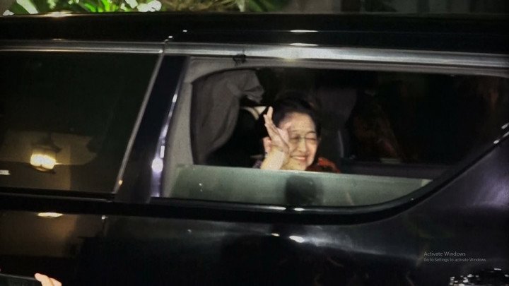 Momen Megawati Full Senyum Usai Pertemuan Jokowi dengan 6 Ketum Parpol