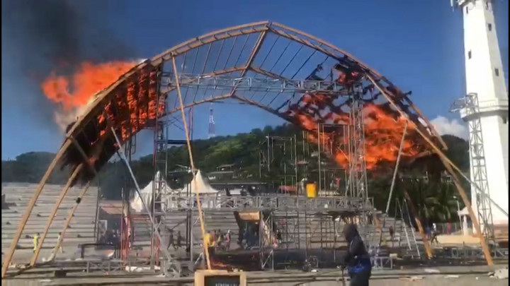 Panggung Pameran ASEAN Summit di Labuan Bajo Terbakar