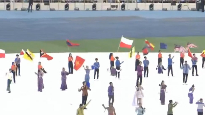 Waduh! Bendera Indonesia Terbalik saat Pembukaan SEA Games