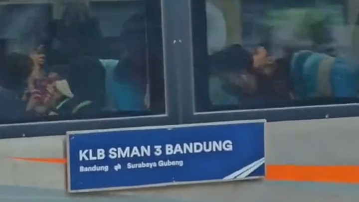 Viral! SMA di Bandung Sewa Kereta Luar Biasa untuk Study Tour