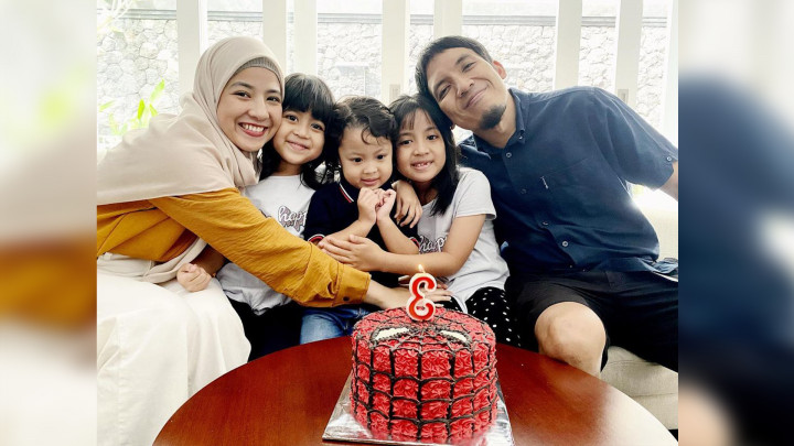Potret Keharmonisan Keluarga Desta dan Natasha Rizki Sebelum Kabar Gugatan Cerai
