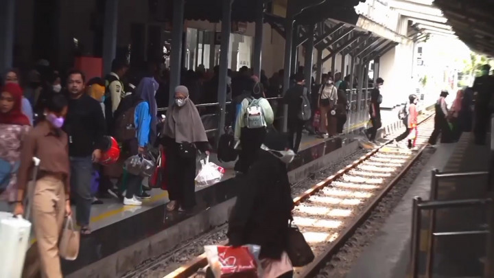 Libur Panjang, Jumlah Penumpang Kereta Api di Jember Membludak