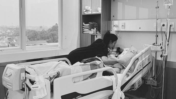 Kabar Duka, Ibu Tyas Mirasih Meninggal Dunia