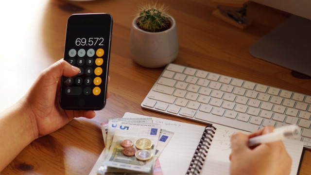 Tips Menabung Uang Gajian Bulanan yang Tepat untuk Mencapai Financial Freedom