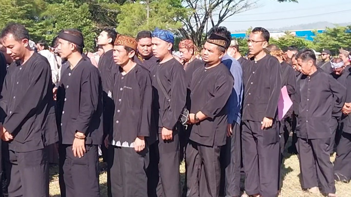 ASN Sumedang Meriahkan Hari Lahir Pancasila dengan Memakai Baju Adat Sunda