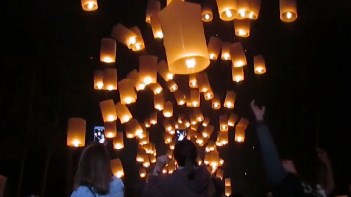 5 Tips Merayakan Festival Lampion Waisak di Candi Borobudur