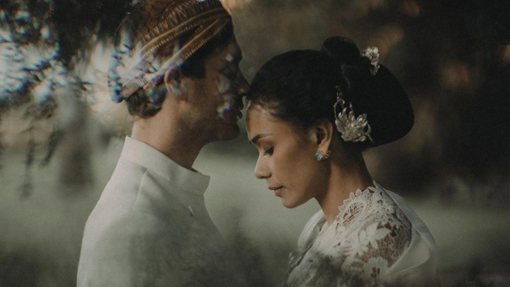 Potret Pernikahan Adinia Wirasti dengan Aktor Asal Australia