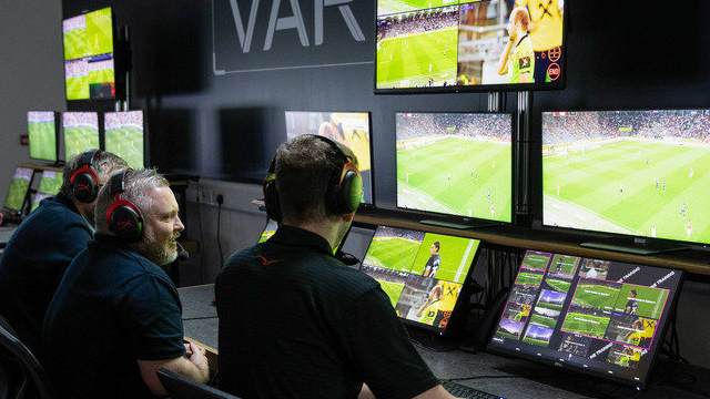 Resmi! Liga 1 2023/2024 akan Menggunakan VAR