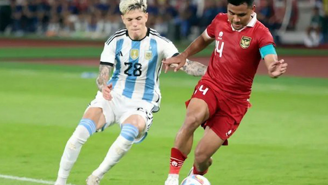 Duel dengan Asnawi Mangkualam, Alejandro Garnacho Cicipi Rumput GBK