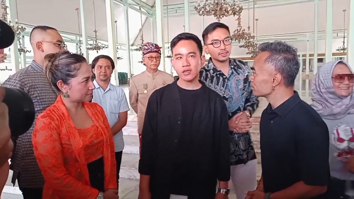 Tolak Permintaan Giring untuk Pasang Fotonya di Billboard, Gibran: Mukaku Jelek