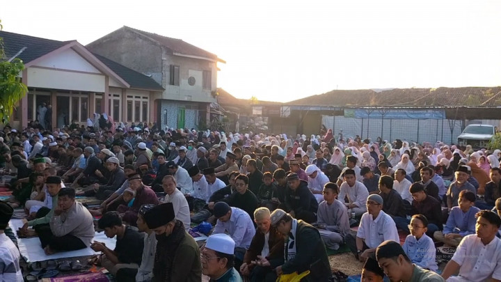 Suasana Ribuan Masyarakat Bandung Gelar Salat Iduladha Hari Ini
