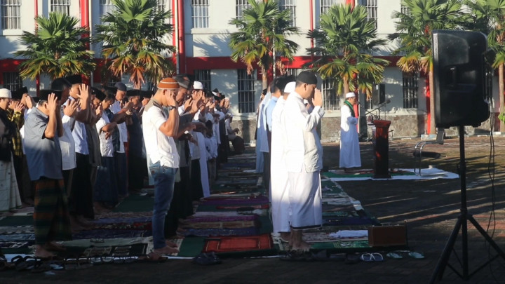 Suasana Ratusan Napi Korupsi Salat Iduladha di Lapas Sukamiskin