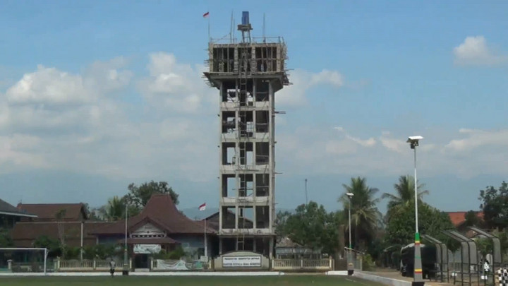 Viral! Gelontorkan Dana Pribadi, Kades Sembung Bangun Kantor Desa 8 Lantai