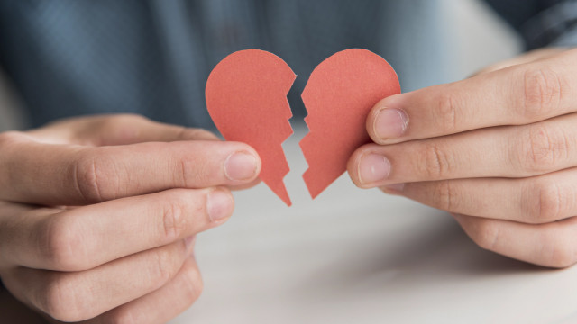 3 Jenis Micro Cheating yang Jarang Banget Disadari oleh Pasangan!