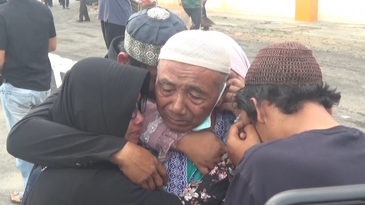 Momen Haru Jemaah Haji Lampung Tiba di Tanah Air Disambut Isak Tangis Keluarga