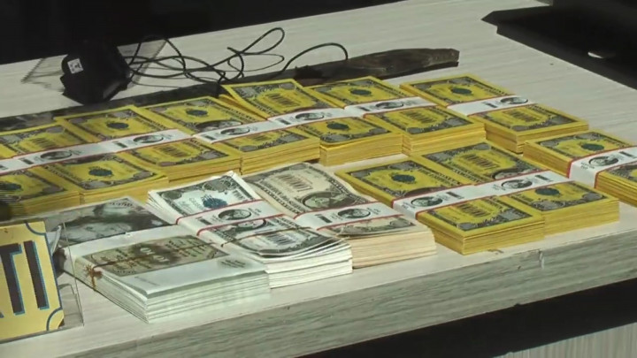 Dua Kakek Pengedar Dolar Palsu Senilai Rp33 Triliun Ditangkap Polisi