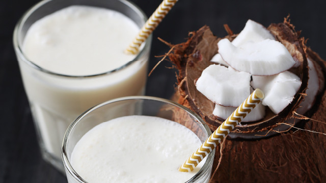 Kamu Belum Tau Manfaat Luar Biasa dari Kelapa Tua? Simak Yuk!