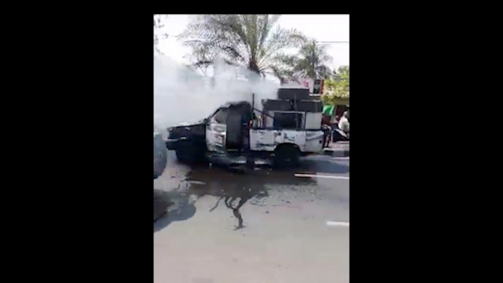 Duh! Mobil Muatan Alat Elektronik Terbakar di Bandar Lampung