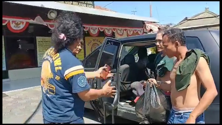 Kocak! Momen Anggota Polsek Semarang Utara Sambut Pencuri Bagai Tamu