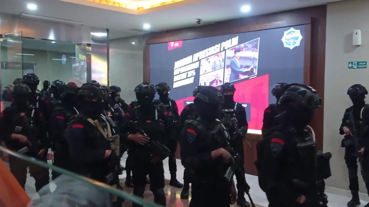 Panji Gumilang Diperiksa, Puluhan Personel Brimob Jaga Mabes Polri