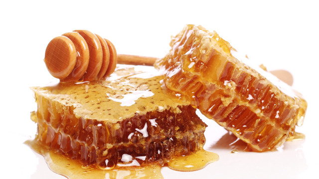 Kamu Harus Tau! Ternyata Madu Punya Banyak Manfaat Untuk Kecantikan Lho!