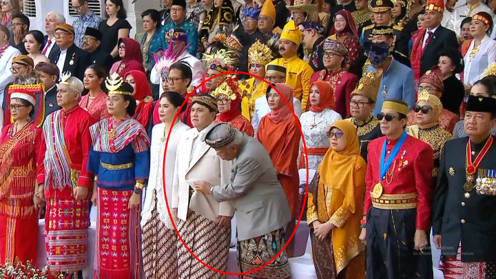 Momen Basuki Kepo Baju Adat Erick Thohir saat Upacara HUT RI ke-78